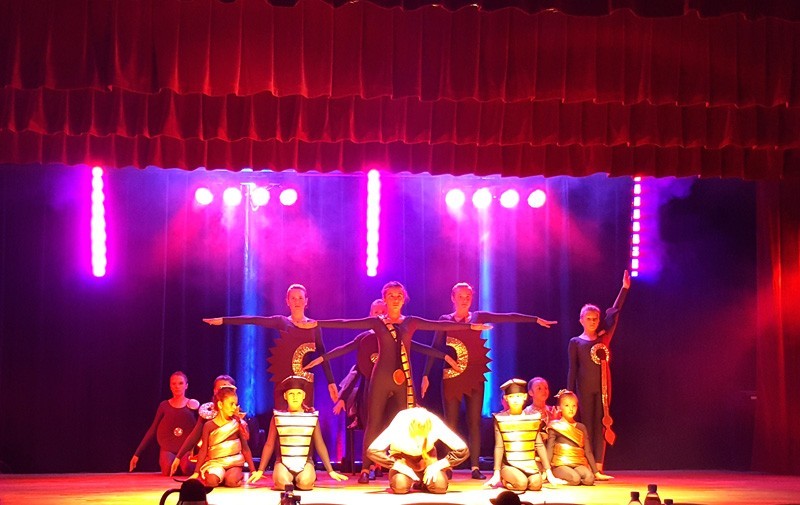 Występy artystyczne na uroczystości otwarcia domu kultury, fot. Anna Kniaziewicz